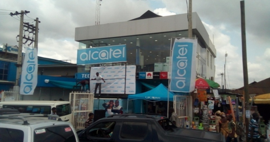Alcatel roadside brand activation by Big and Bold Communications, Brandsyard’s experiential partner